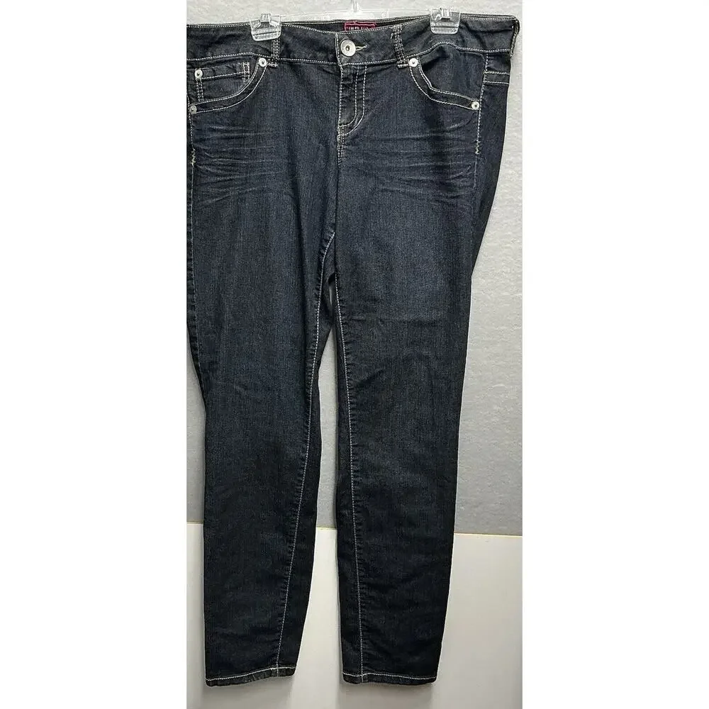 Torrid Woman’s Dark Wash Denim Blue Jeans‎ Sz 18R Straight Leg RN 120684